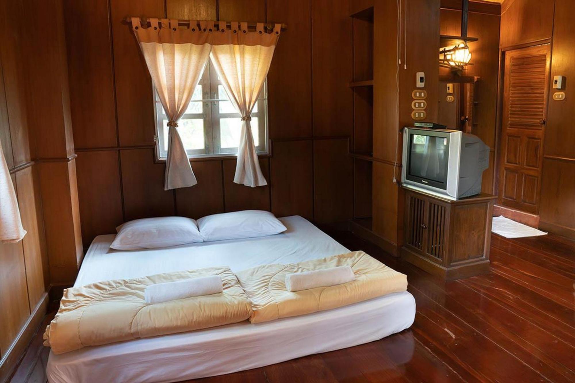Bhupimarn Garden House Hotel Чом Тонг Екстериор снимка